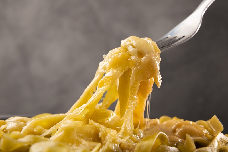 KREASI RESEP: Kreasi Mi Instan Kekinian: Dari Sajian Mozarella Leleh Hingga Pizza Unik