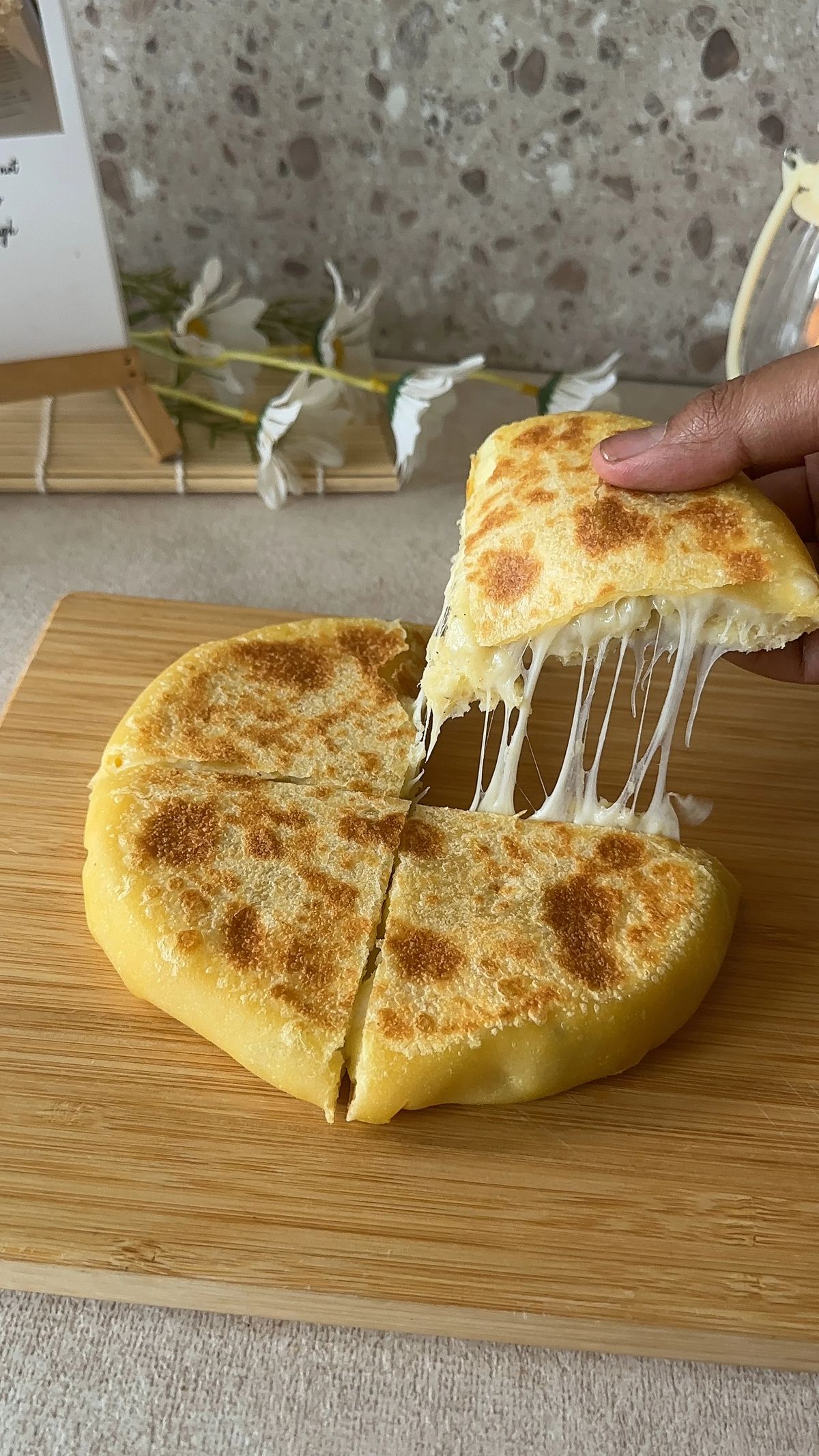 BIKIN KETAGIHAN: Camilan khas Korea, potato bread dengan tekstur lembut dan rasa gurih yang unik dan bikin nagih.