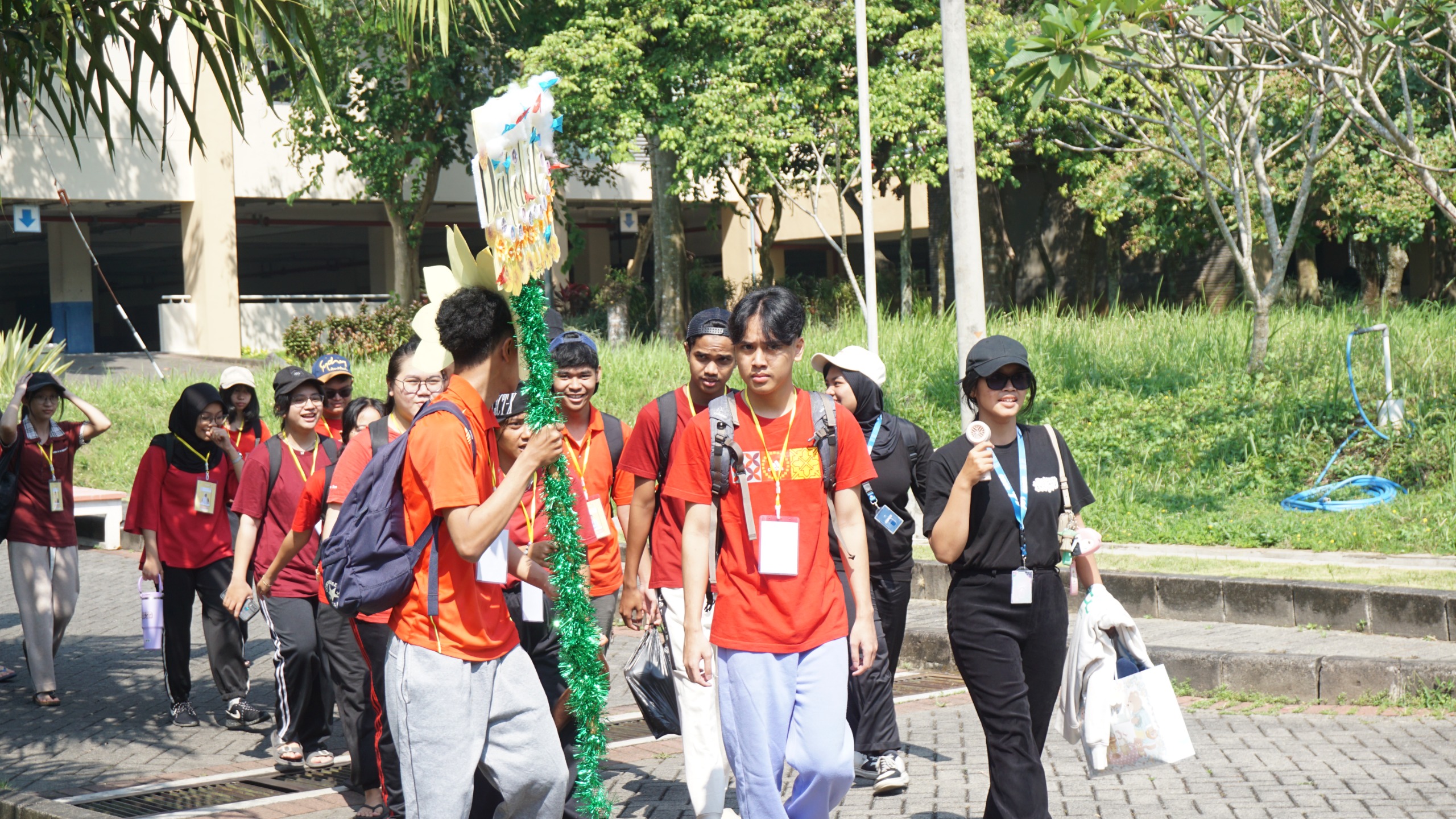 BERSEMANGAT : Mahasiswa baru (maba) menjalani berbagai kegiatan dalam Ma Chung Festival (MCF) 2025.