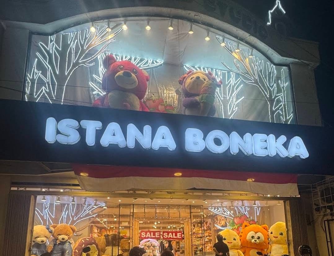 Outlet Istana Boneka yang terletak di area ruko Wilis, Kota Malang