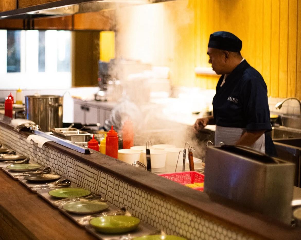 Suasana Okiru Ramen, salah satu restoran ramen rekomendasi di Kota Malang
