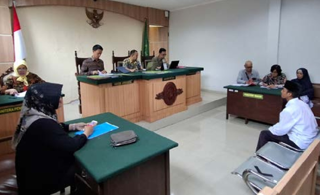 TERDAKWA: Pemuda berinisial RK, 18 tahun menjalani sidang di Pengadilan Negeri (PN) Kepanjen.