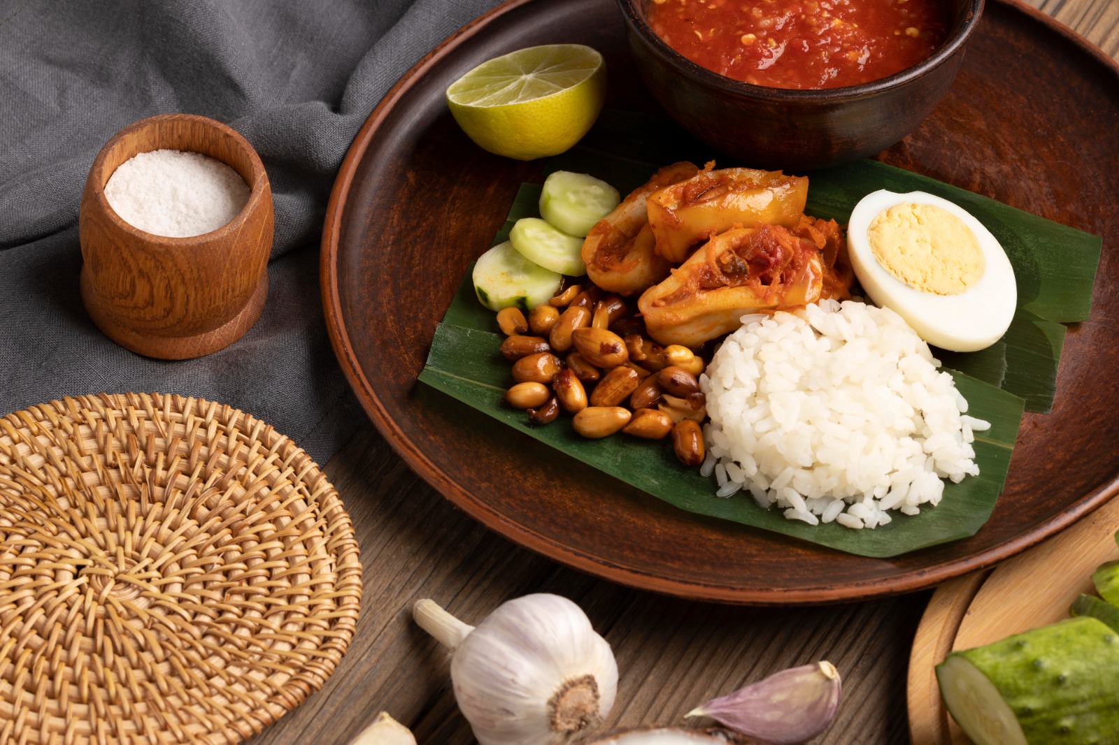MENGGODA SELERA: Bukan cuma makanan, nasi lemak itu budaya, cerita, dan rasa yang menyatukan.