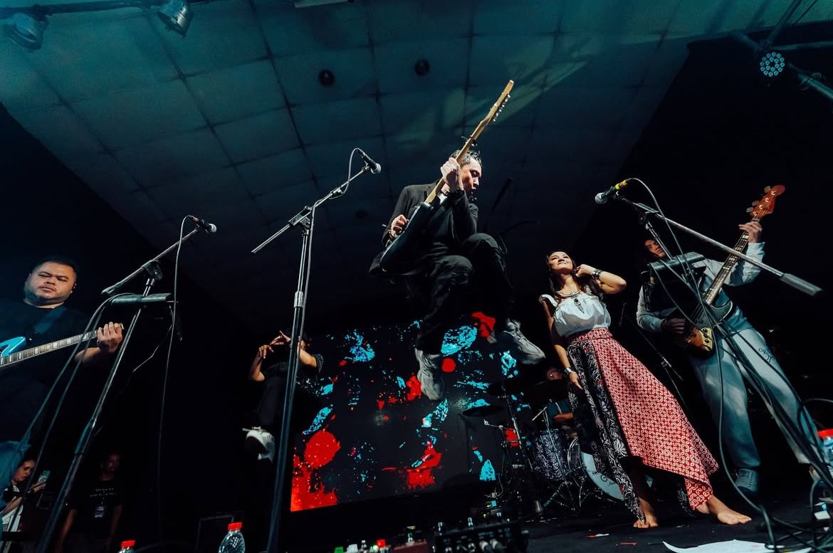 Barasuara saat tampil di salah satu festival musik
