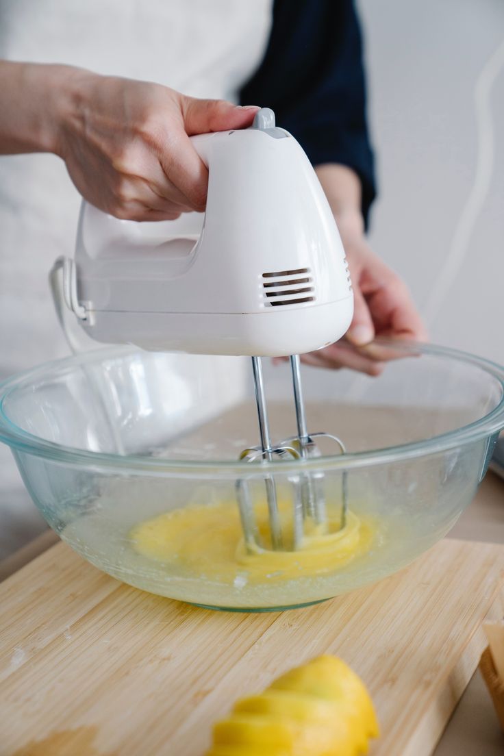 TERBAIK: Bikin kue semakin mudah, ini dia daftar rekomendasi merk mixer terbaik di 2025