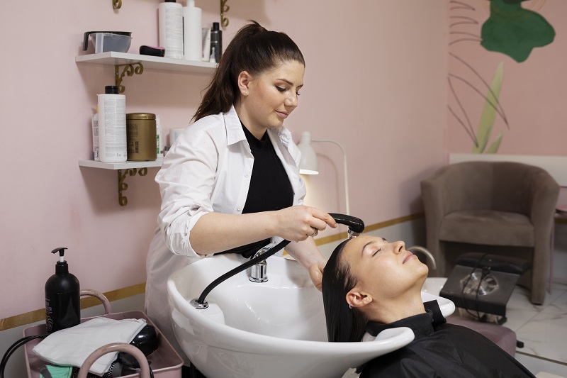 TAMPIL MENAWAN: Deretan Salon Favorit di Malang Layanan Lengkap, Harga Bersahabat, hingga Khusus Muslimah