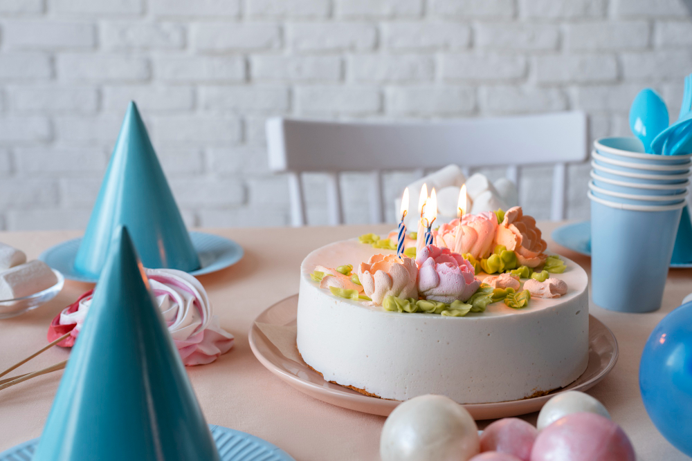 SPESIAL: Birthday cake dengan rasa lezat, tampilan cantik, dan pilihan custom sesuai selera