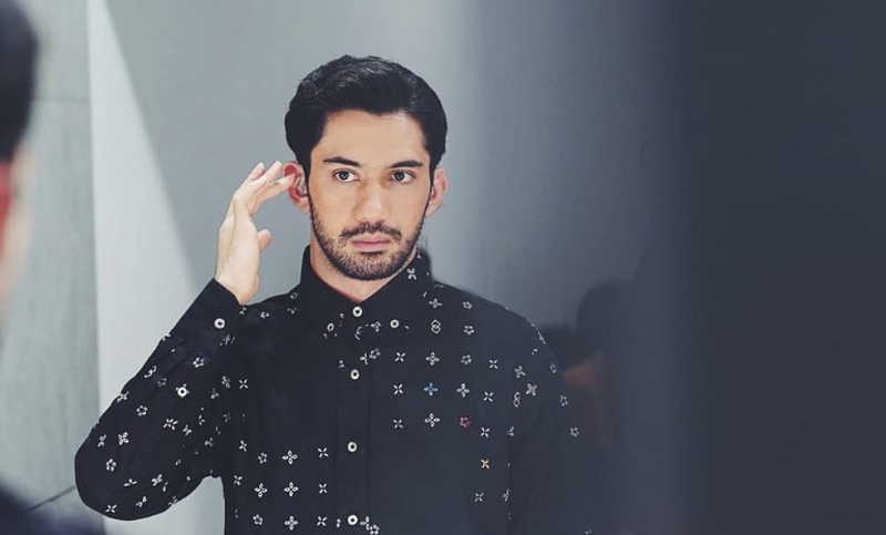 TOTALITAS: Reza Rahadian dikenal sebagai salah satu aktor papan atas Indonesia yang selalu berhasil memukau penonton dengan kemampuan aktingnya.