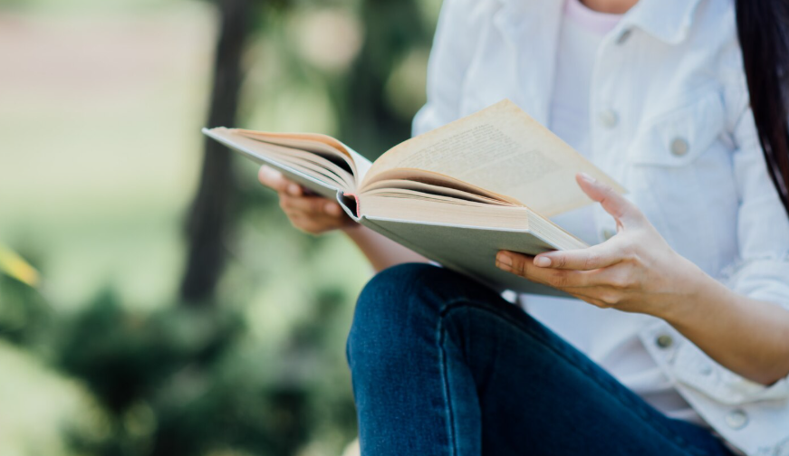 Tips memulai membiasakan baca buku