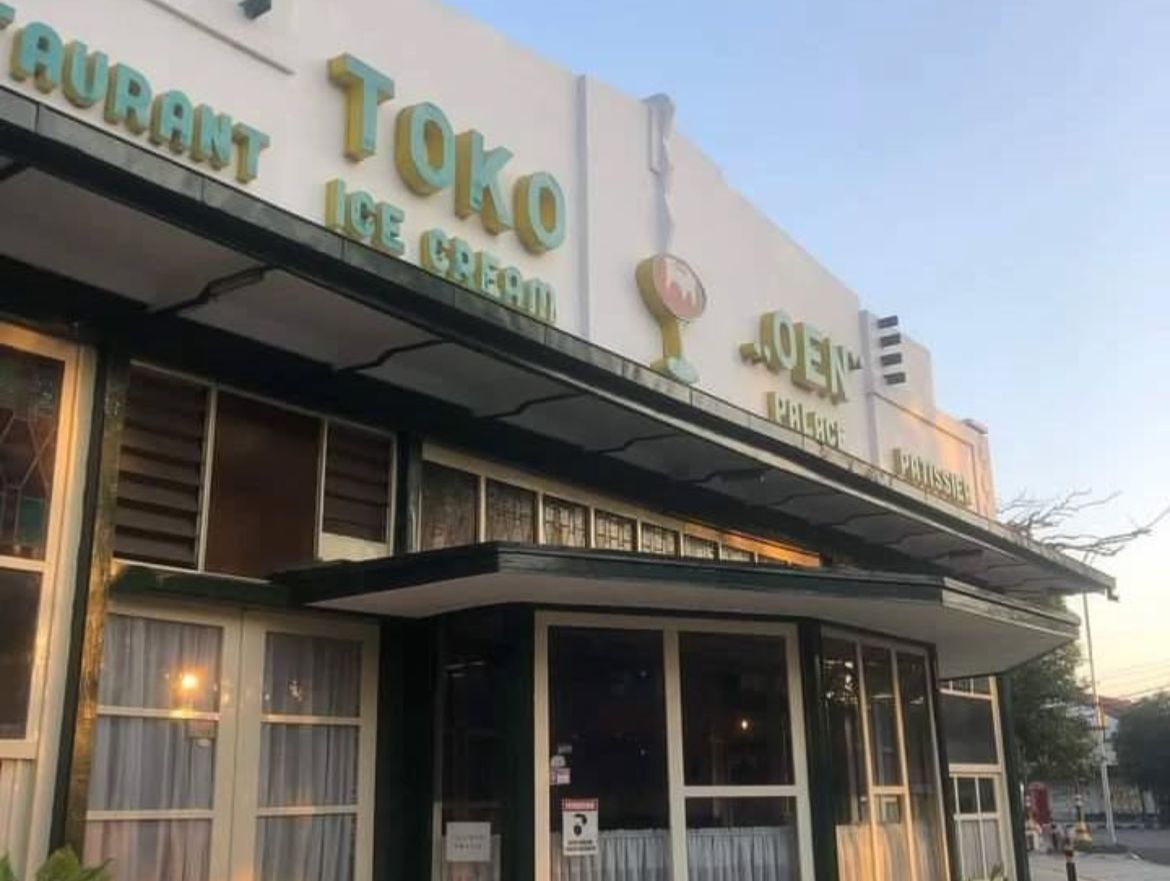 Salah satu toko di Kayutangan, sering dijadikan spot foto.