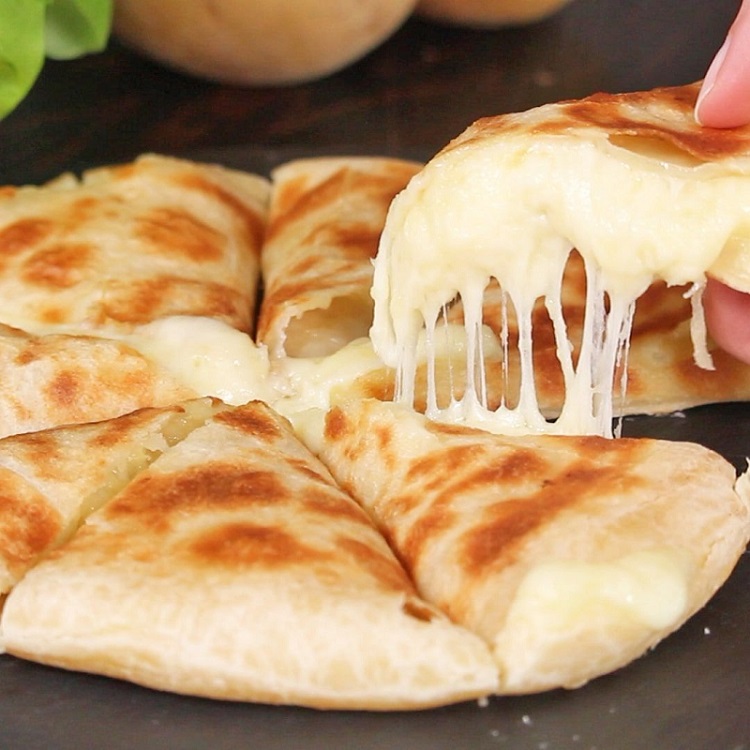 BIKIN NGILER: Rekomendasi Cheese Bread di Malang yang Gurih dengan Keju Lumer