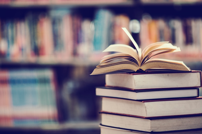 SURGA BACAAN: Inilah Rekomendasi Toko Buku di Malang yang Betah Berlama lama