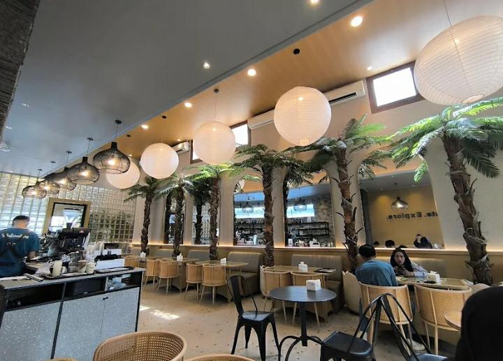 ESTETIK: Volendam Cafe, salah satu rekomendasi kafe di Kayutangan Malang yang bikin feed instagrammu&nbsp;makin&nbsp;kece
