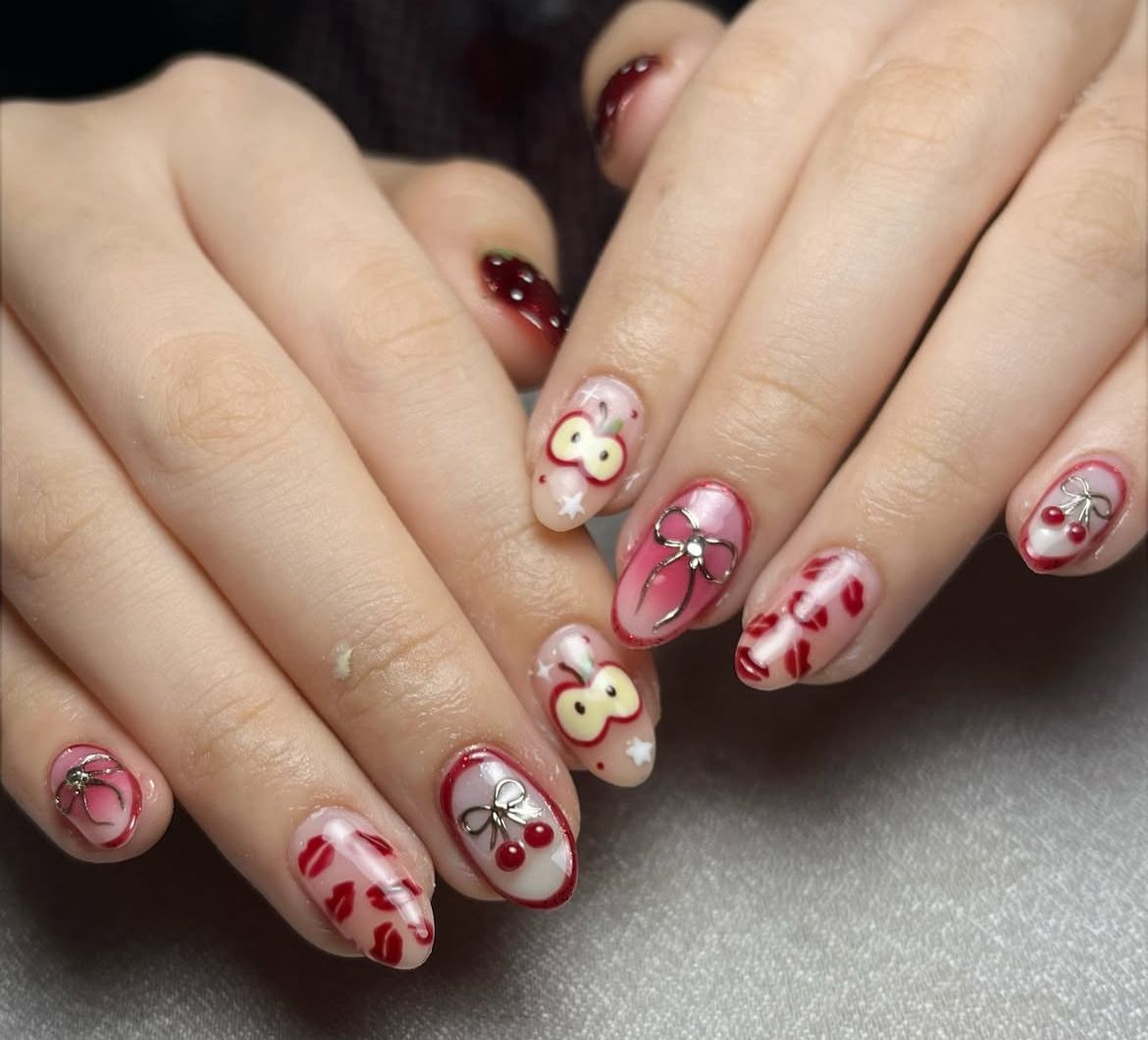 CANTIK: Salah satu hasil karya nail art di tempat nail art rekomendasi di bawah.