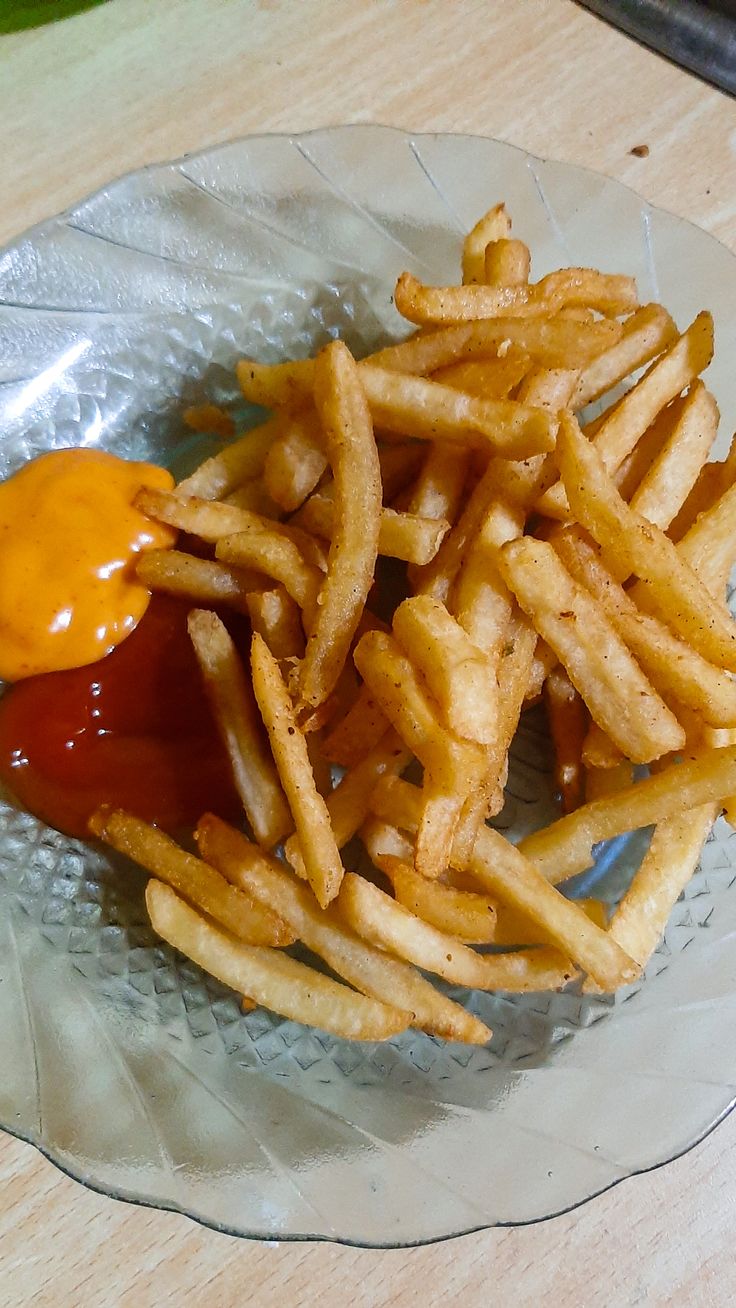 LEZAT: Kentang goreng praktis bisa jadi camilan andalan anak kos kapan saja.