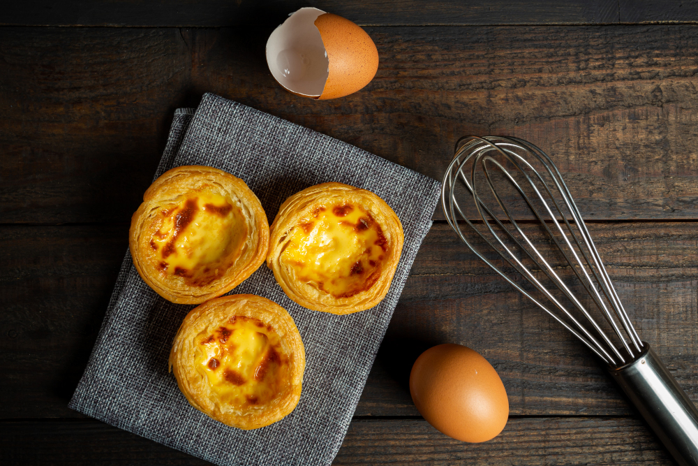 CAMILAN LEZAT: Egg tart, pastry berisi custard lembut berbahan dasar telur, susu, dan gula dengan kulit luar renyah.