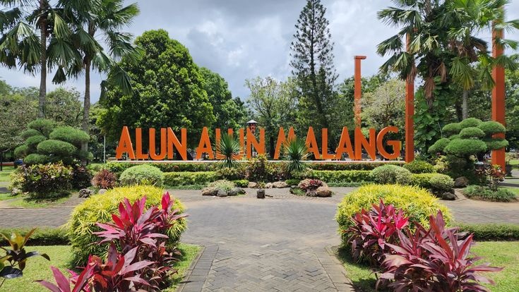 Ilustasi alun-alun malang