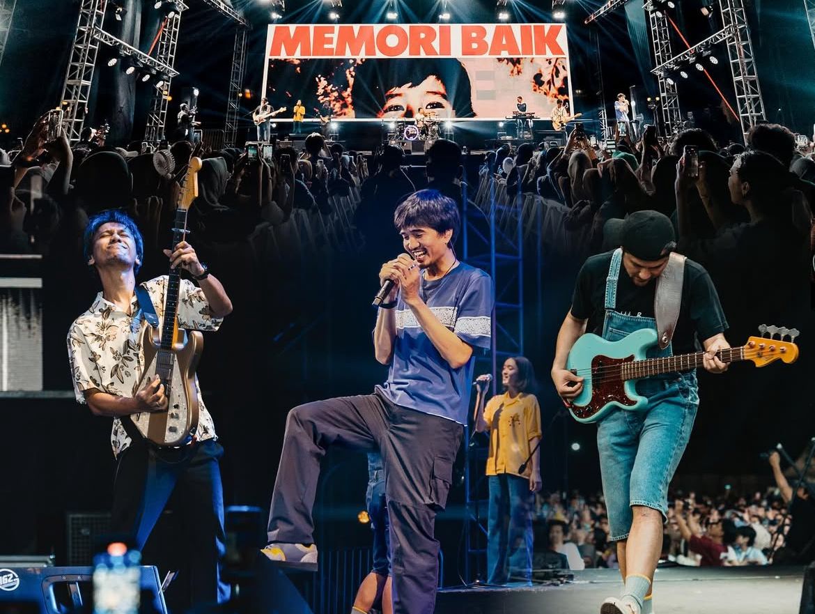 SERU: Momen saat Sheila On 7 mengadakan konser di bulan Juli kemarin