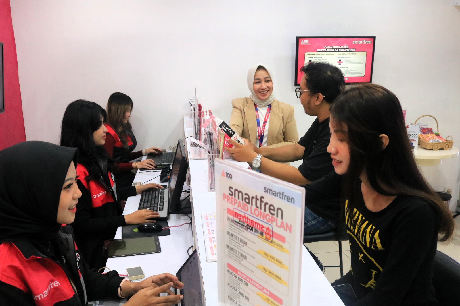 Hari Pelanggan Nasional 2025, XLSMART Apresiasi dengan Ragam Program Khusus Berbasis Poin dan Kejutan Spesial.