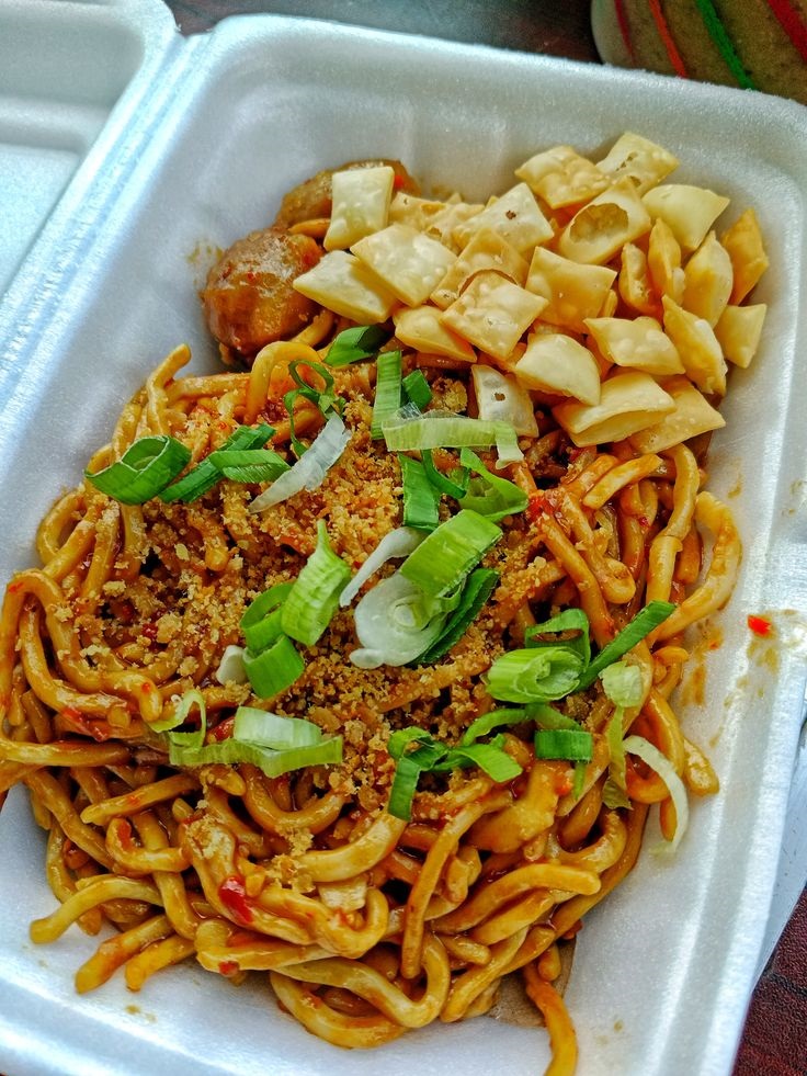 MI PEDAS VIRAL: Mi Jebew dengan Cita Rasa Pedas yang Bikin Menggoda Selera