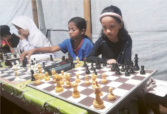 BUAH KERJA KERAS: Lituhayu Bening Pambayun berlatih dengan keras sebelum berlaga di Asian Zone 3.3 School Chess 2025.