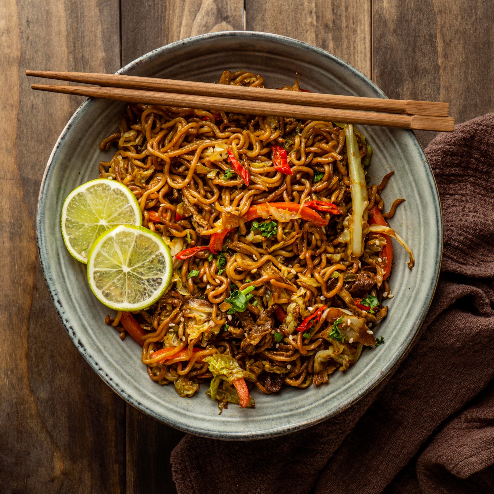 LEZAT: Sepiring mi goreng hangat di Malang, perpaduan rasa gurih dan manis yang selalu bikin rindu untuk kembali mencicipinya.