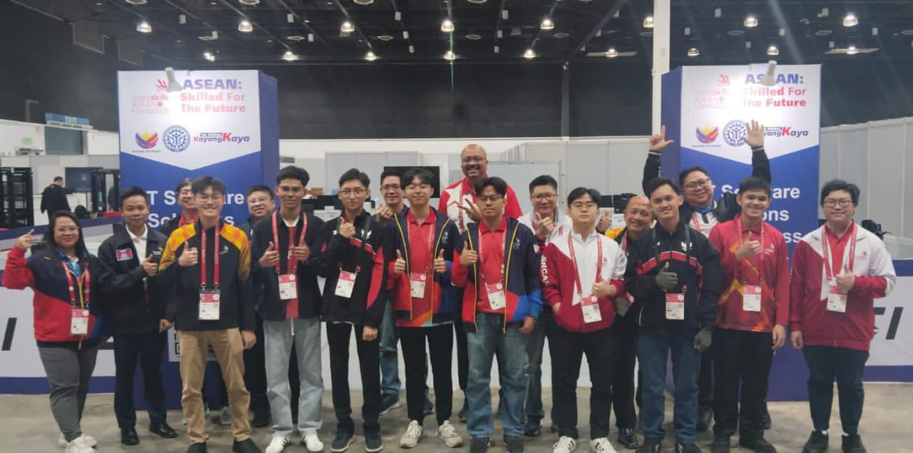 PAHLAWAN BANGSA : SMK PGRI 3 Malang mengirimkan dua siswanya di ajang The 14th WorldSkills ASEAN Competition 2025.
