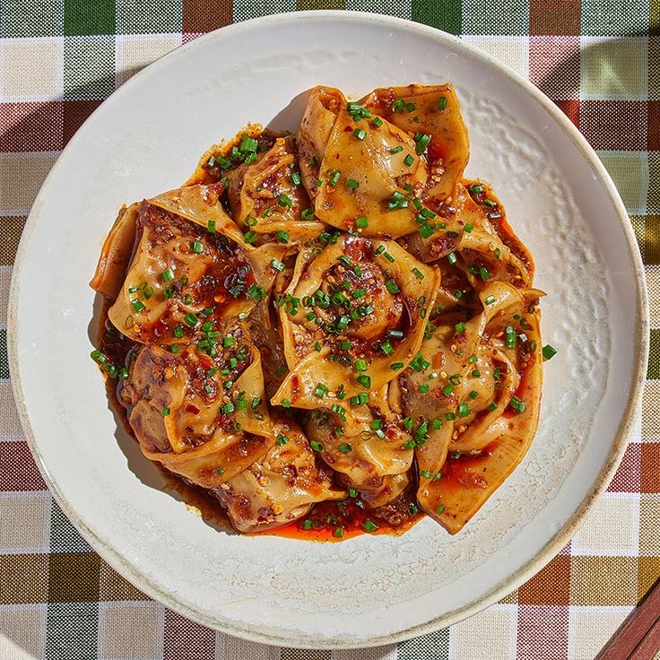 PEDAS ENAK: Rekomendasi Wonton Chili Oil di Malang Dengan Sensasi Wonton Lembut dan Chili Oil yang Pedas Nikmat