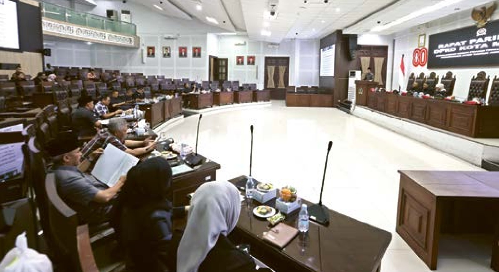 HYBRID: Anggota DPRD Kota Malang mengikuti rapat paripurna pada Kamis (4/9) lalu.