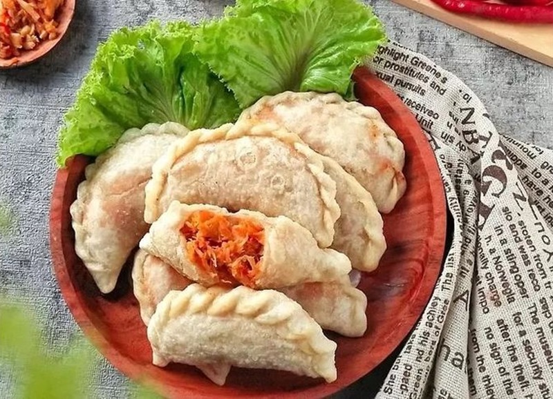 ENAK: Cireng dengan aneka isian yang lezat