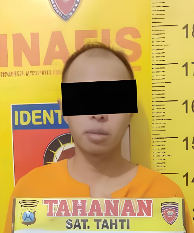 TERTANGKAP: AK, 28, warga Desa Krebet, Kecamatan Bululawang ditangkap polisi lantaran menyimpan sabu di rumahnya.