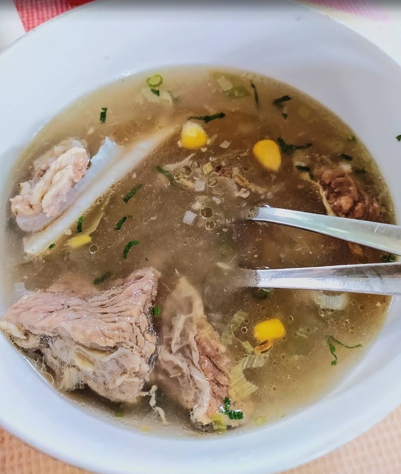 GURIH DAN EMPUK: Pecinta kuah bening dan daging yang empuk segera merapat
