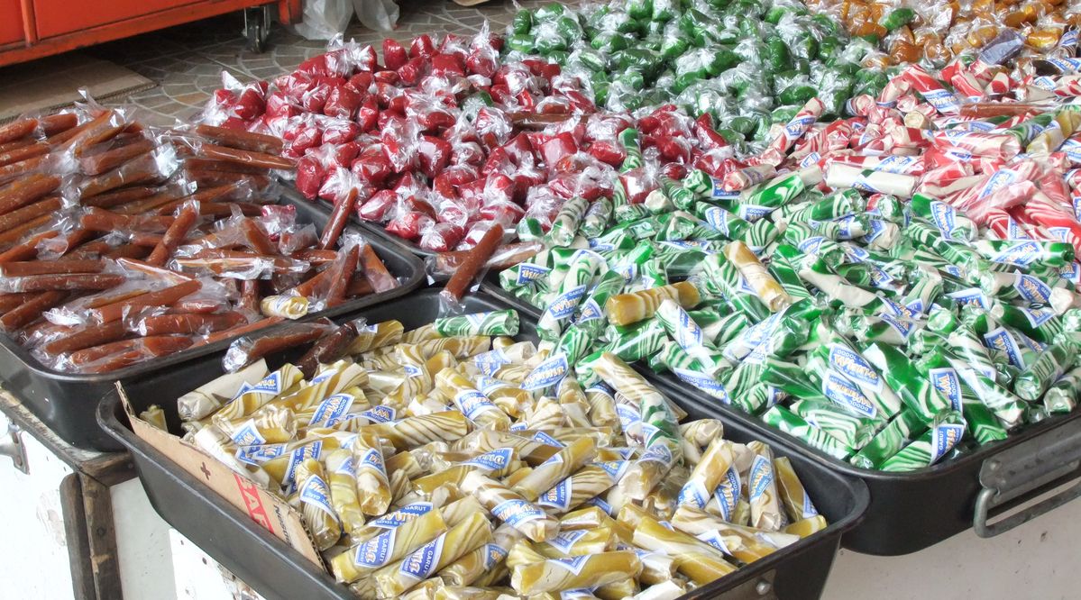 LEGIT: Dodol garut manis di Malang yang cocok dijadikan oleh-oleh.