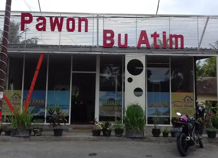 Restoran dekat Pulau Merah Banyuwangi tawarkan kuliner nikmat untuk wisatawan asal Malang.
