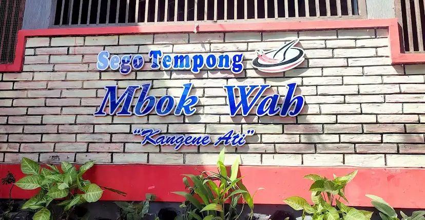 Nasi tempong dekat Stasiun Banyuwangi, kuliner pedas khas yang diburu warga Malang.
