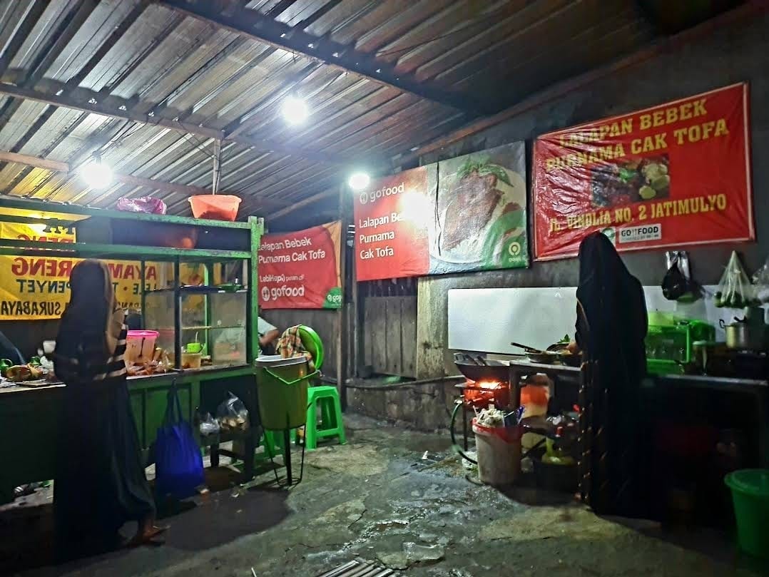 LALAPAN PURNAMA: Beberapa cabang Lalapan Purnama yang menjadi andalan warga Malang dan Batu