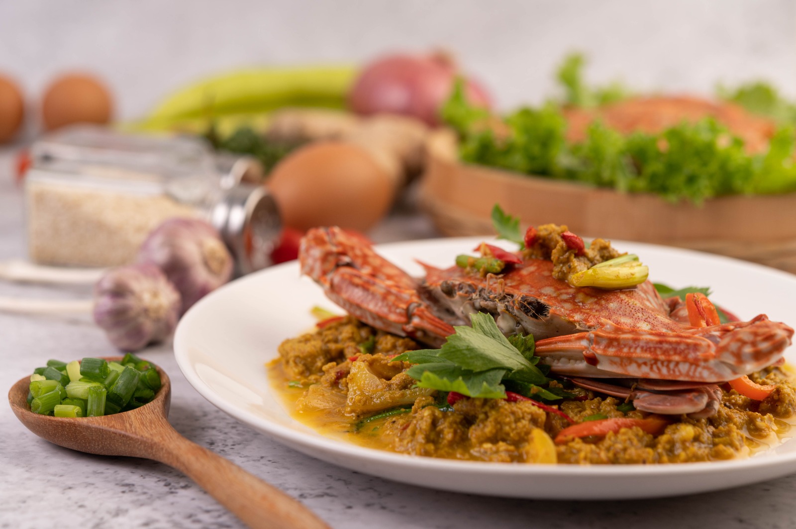 NIKMAT: Kepiting saus padang dengan bumbu pedas manis gurih ini sukses bikin siapa pun ngiler!