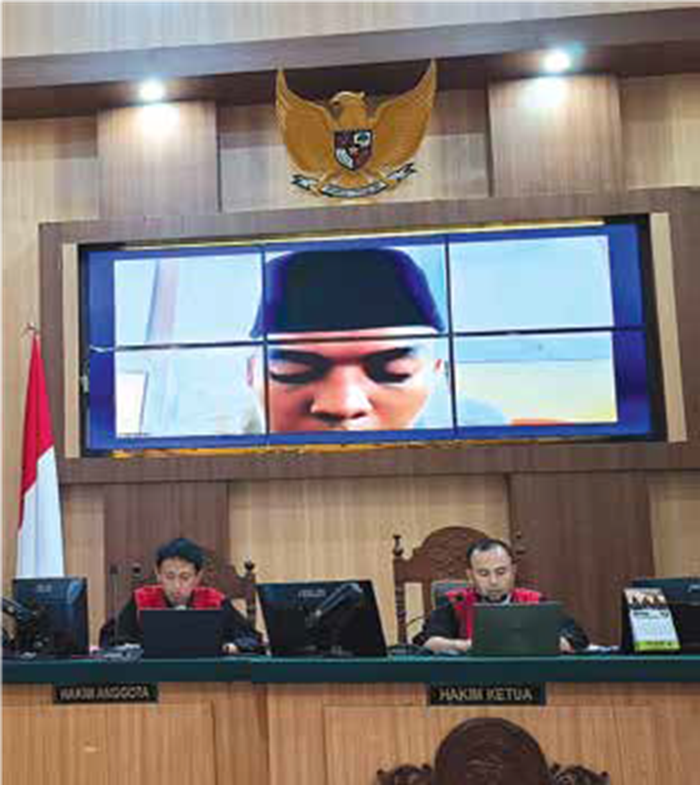 TERDAKWA: Achmad Maulana Ibrahimmovic Akbar, 25, menghadiri sidang di Pengadilan Negeri (PN) Kepanjen awal September lalu.