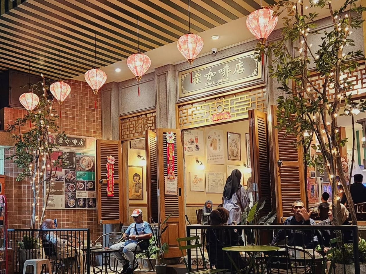 MENARIK: makan enak dengan interior yang asik.