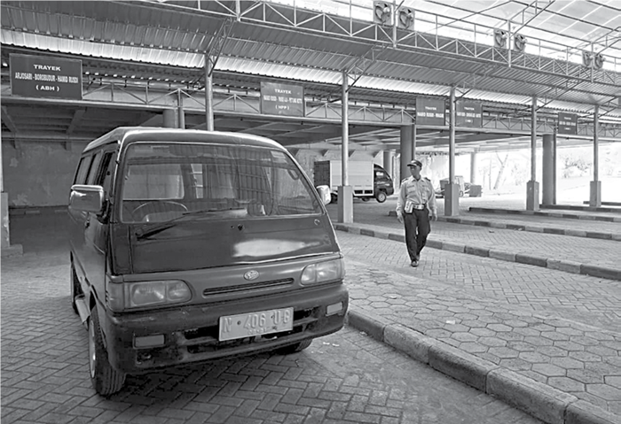SIAPKAN FASILITAS: Terminal Hamid Rusdi rencananya digunakan sebagai lokasi pengangkutan penumpang Bus Trans Jatim.