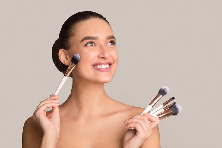 CERIA: Beauty vlogger Indonesia berbagi tutorial makeup seru lewat kanal YouTube.