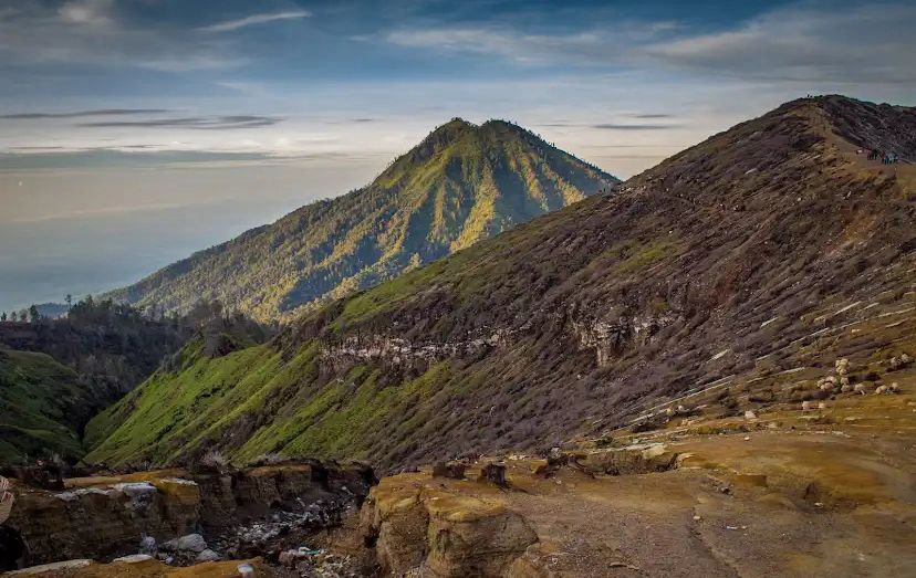 Gunung Ranti populer dengan pesona sunrise Banyuwangi, jadi alternatif pendakian baru bagi warga Malang yang bosan jalur sekitar Malang Raya.