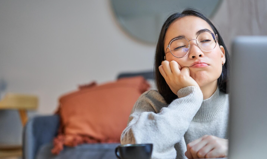 SUSAH FOKUS: Terbiasa Scroll Medsos Jadi Susah Fokus? Ini 5 Tips Mengatasi Susah Fokus Biar Kerjaan Gak Kendor