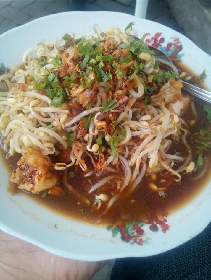 LEZAT: Lontong Sob Malang, salah satu rekomendasi lontong balap di Malang dengan harga yang&nbsp;murah&nbsp;meriah