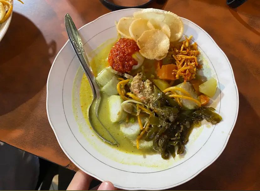 Bosan dengan soto Jawa? Kota Malang punya pilihan soto dan kuliner Medan yang otentik, siap memanjakan lidah dengan rasa yang berbeda.
