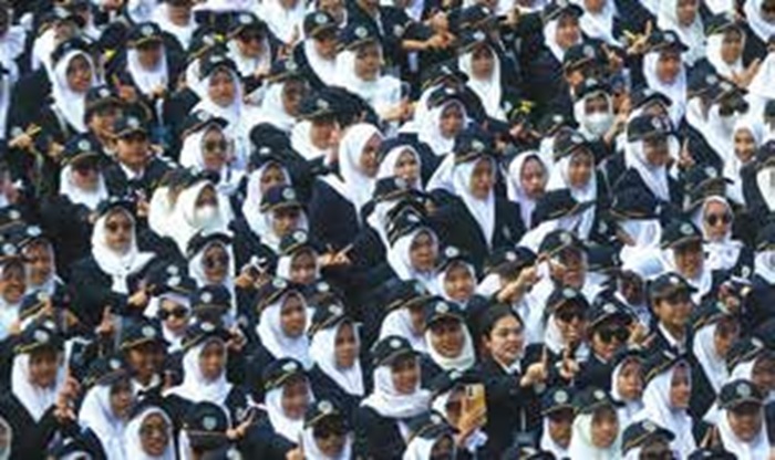 LASKAR DEWANTARA MUDA: Mahasiswa baru Universitas Negeri Malang (UM) mengikuti kegiatan PKKMB bulan lalu.