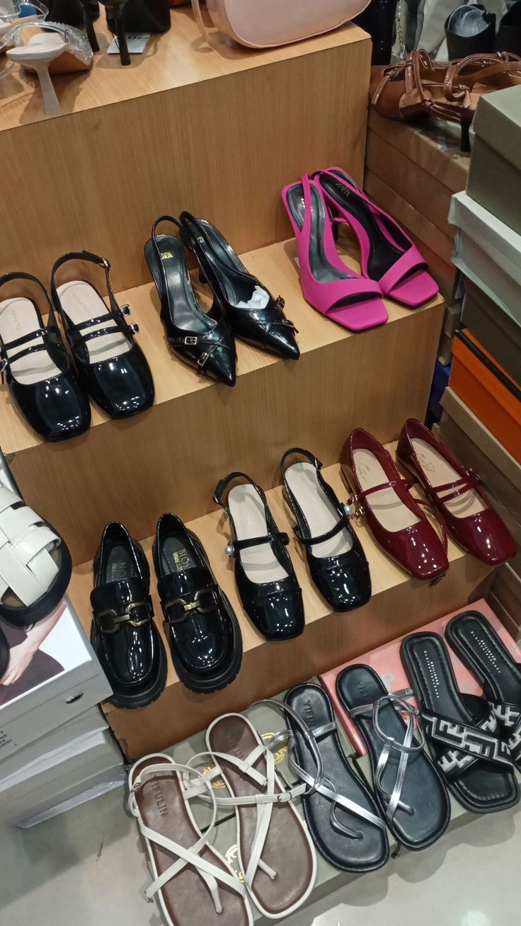 FOOTWEAR: Toko Shopee yang Memiliki Offline Store di Malang