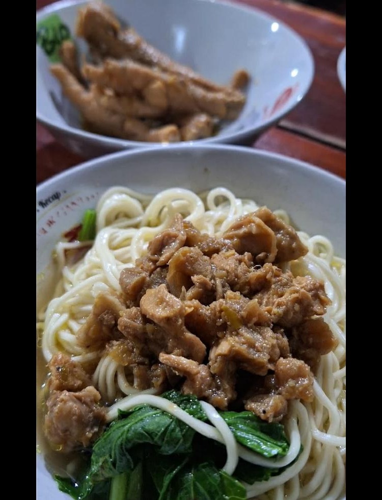 LEZAT: Mie Ayam Solo Flamboyan, salah satu rekomendasi mi ayam favorit&nbsp;di&nbsp;Malang