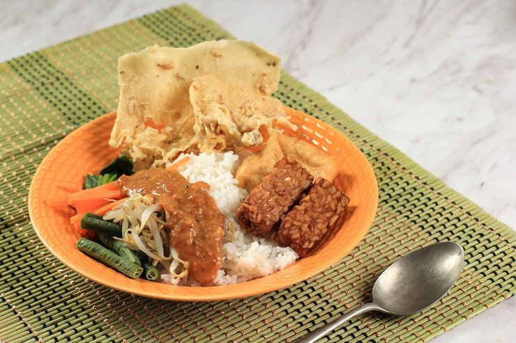 MENGGIURKAN: Ilustrasi nasi pecel yang wajib dicoba oleh kamu