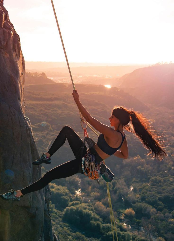 EKSTREM: Spot rock climbing di Malang ini menawarkan tantangan seru dengan tebing alam hingga arena buatan modern.